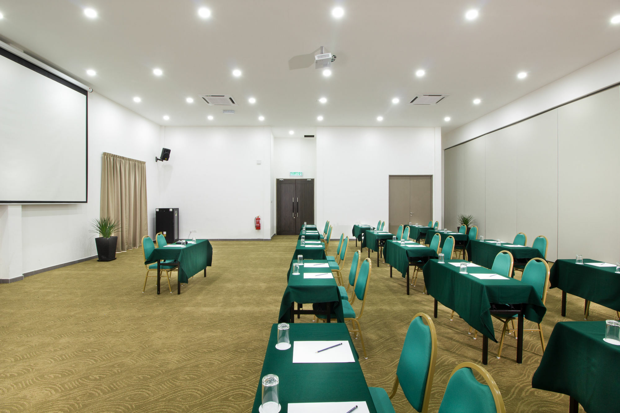 Erya By Suria Hot Spring Bentong Hotel Buitenkant foto